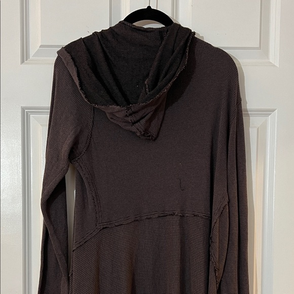 Cut Loose Striped Black and Gray Cardigan - Picture 5 of 5